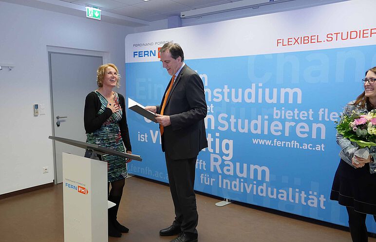 The Academic Board of the Ferdinand Porsche FernFH - University of Applied Sciences - awarded the title "FH-Dozentin" to Doris Perg