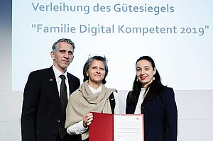 Bild: Gütesiegel Familie Digital Kompetent © Andy Wenzel Bild: Gütesiegel Familie Digital Kompetent © Andy Wenzel