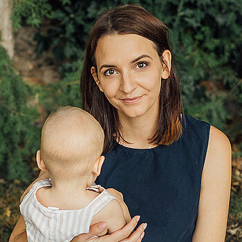 Kathi - Mama, Karrierefrau und Studentin Kathi, Mama und Studierende an der FERNFH