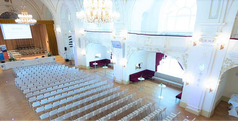 FernFH Sponsionen 2018 im Sparkassensaal in Wiener Neustadt 