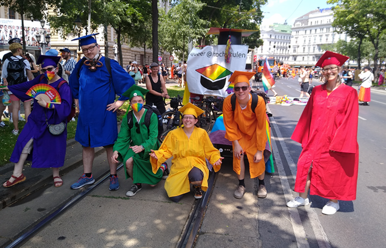 Bild: Foto 1 von der Regenbogenparade 2021