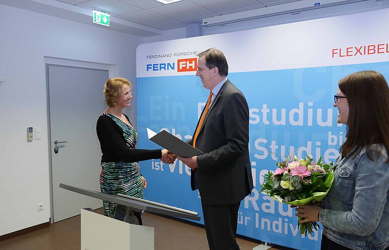 The Academic Board of the Ferdinand Porsche FernFH - University of Applied Sciences - awarded the title "FH-Dozentin" to Doris Perg