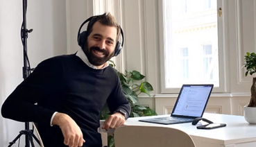 Lukas Spitaler von Microsoft weiß, welches Setting es für ein professionelles Online-Meeting braucht