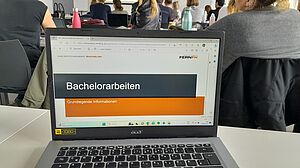 Bild: Vorbereitung auf den Abschluss (c) Carina Gartlacher Bild: Vorbereitung auf den Abschluss (c) Carina Gartlacher