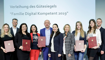 Bild: Verleihung des Gütesiegels "Familie Digital Kompetent 2019"