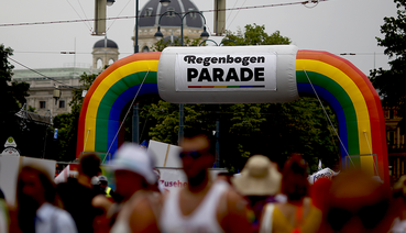 FernFH auf der Regenbogenparade