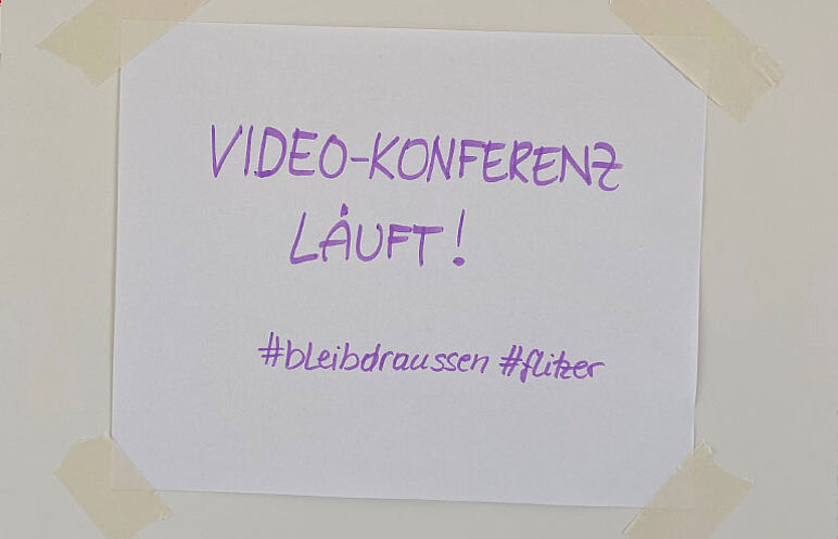 Türschild Videokonferenz läuft #bleibdraußen #flitzer